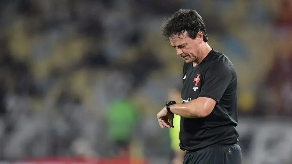 Fernando Diniz elogia desempenho do Vasco em empate – Foto: Thiago Ribeiro/AGIF