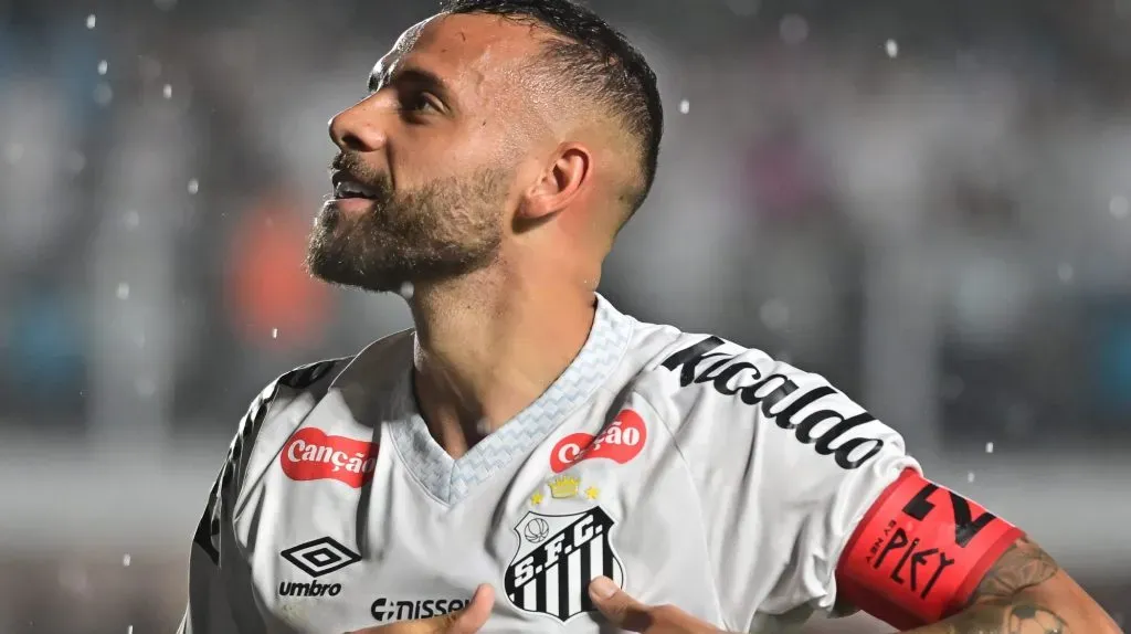 Guilherme comemorando gol. Foto: Jota Erre/AGIF