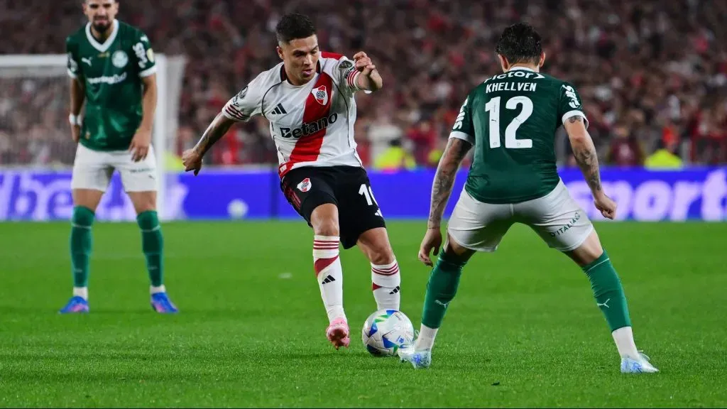 Juan Quintero contra o Palmeiras. (Photo by Marcelo Endelli/Getty Images)
