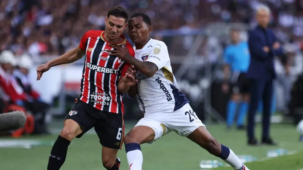 São Paulo e LDU pela Libertadores. (Photo by Franklin Jacome/Getty Images)
