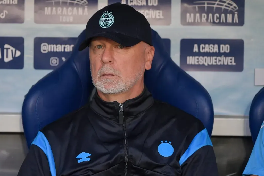 Mano Menezes tem 41% de aproveitamento no Grêmio, pior até que Felipão em 2021. Foto: Thiago Ribeiro/AGIF