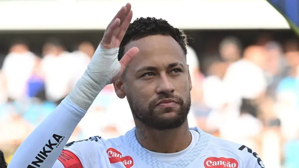 Neymar, meia-atacante do Santos em partida pelo Campeonato Brasileiro . Foto: Jota Erre/AGIF.