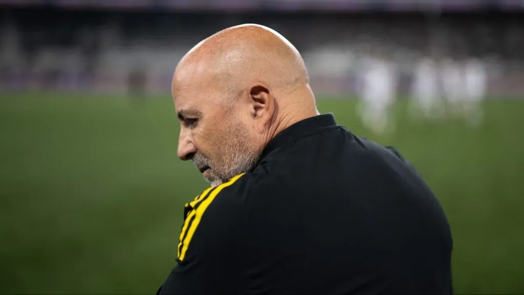tecnico do Atletico-MG durante partida contra o Botafogo no estadio Engenhao pelo campeonato Brasileiro A 2025. Foto: Jorge Rodrigues/AGIF