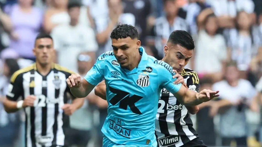 Foto: Gilson Lobo/AGIF – Victor Hugo é desfalque e meia argentino entra na equipe.