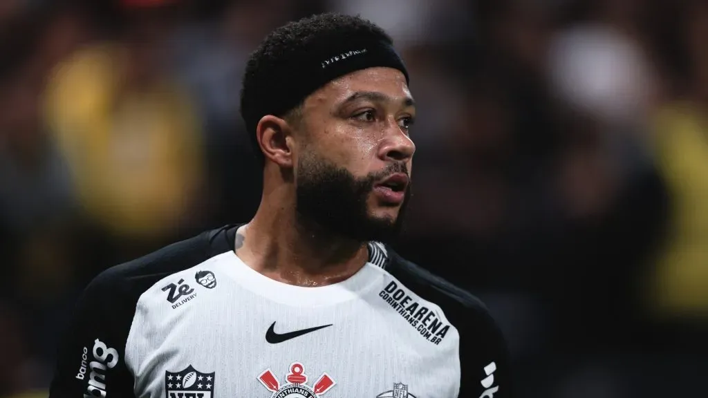 Memphis Depay segue como desfalque no Corinthians – Foto: Ettore Chiereguini/AGIF