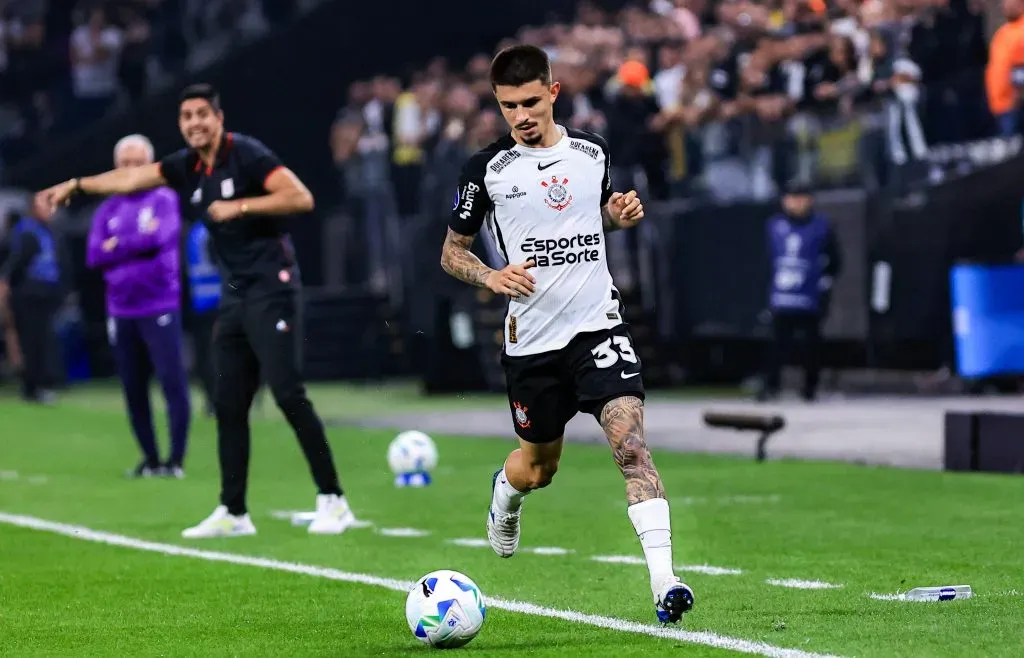 Leo Mana, que está emprestado ao Criciúma, vive situação complicada. Foto: Fabio Giannelli/AGIF