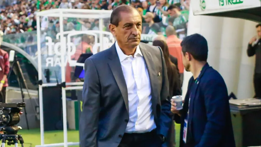Ramon Diaz tecnico do Internacional durante partida contra o Juventude no estadio Alfredo Jaconi pelo campeonato Brasileiro A 2025. Foto: Luiz Erbes/AGIF