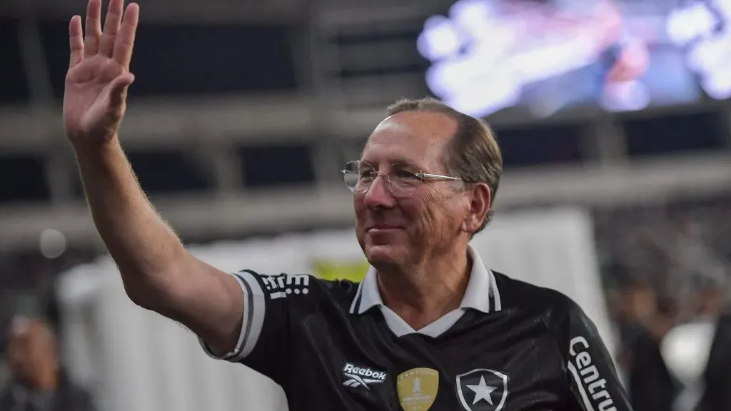 John Textor CEO do Botafogo durante partida contra o Corinthians no estadio Engenhao pelo campeonato Brasileiro A 2025. Foto: Thiago Ribeiro/AGIF