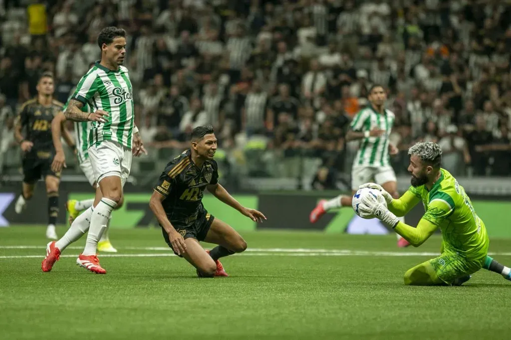 Atlético-MG não conseguiu furar o sistema defensivo do Juventude - Foto: Fernando Moreno/AGIF.