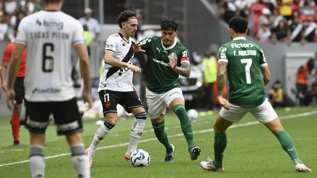 Palmeiras x Vasco atuando em jogo do primeiro turno. Foto: Mateus Bonomi/AGIF