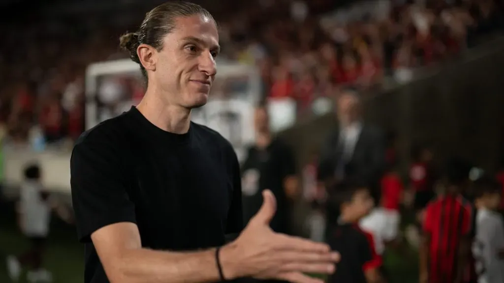 Filipe Luís no comando do Flamengo. Foto: Jorge Rodrigues/AGIF