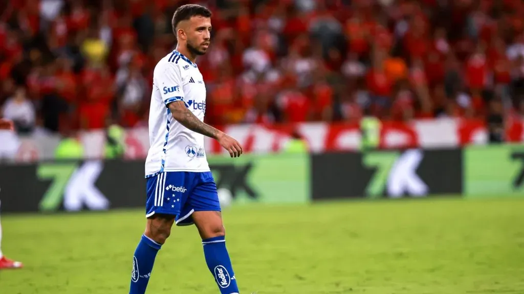 Matheus Henrique expõe sobre trabalho de Jardim no Cruzeiro – Foto: Maxi Franzoi/AGIF