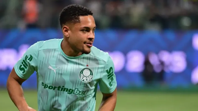 Atacante vive momento positivo no Alviverde