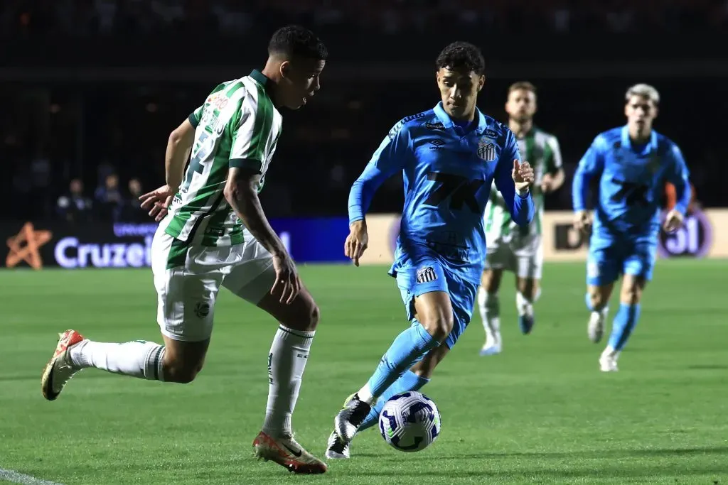 Gabriel Bontempo deve ser novidade entre os relacionados do Santos contra o Ceará – Foto: Marcello Zambrana/AGIF