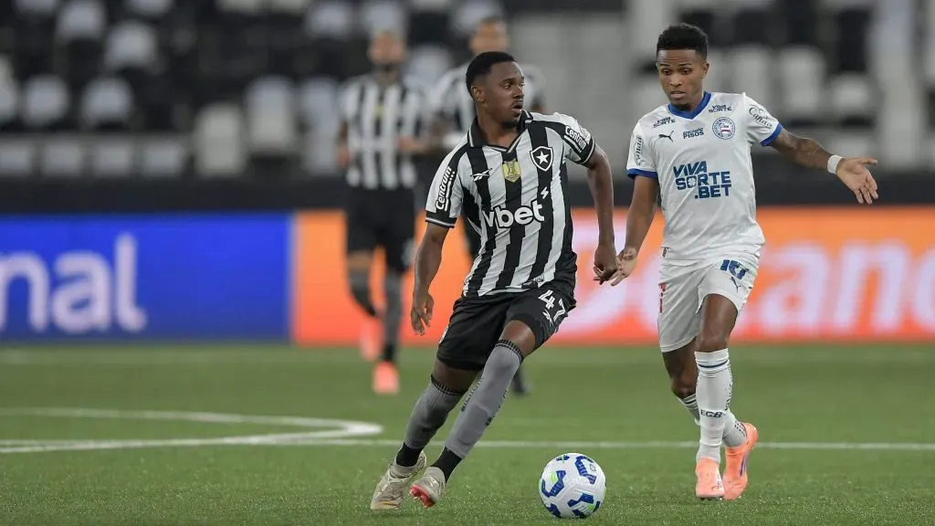 Jeffinho jogador do Botafogo durante partida contra o Bahia no estadio Engenhao pelo campeonato Brasileiro A 2025. Foto: Thiago Ribeiro/AGIF