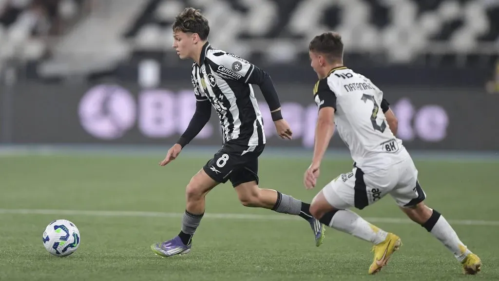 Montoro jogador do Botafogo durante partida contra o Atletico-MG no estadio Engenhao pelo campeonato Brasileiro A 2025. Foto: Thiago Ribeiro/AGIF