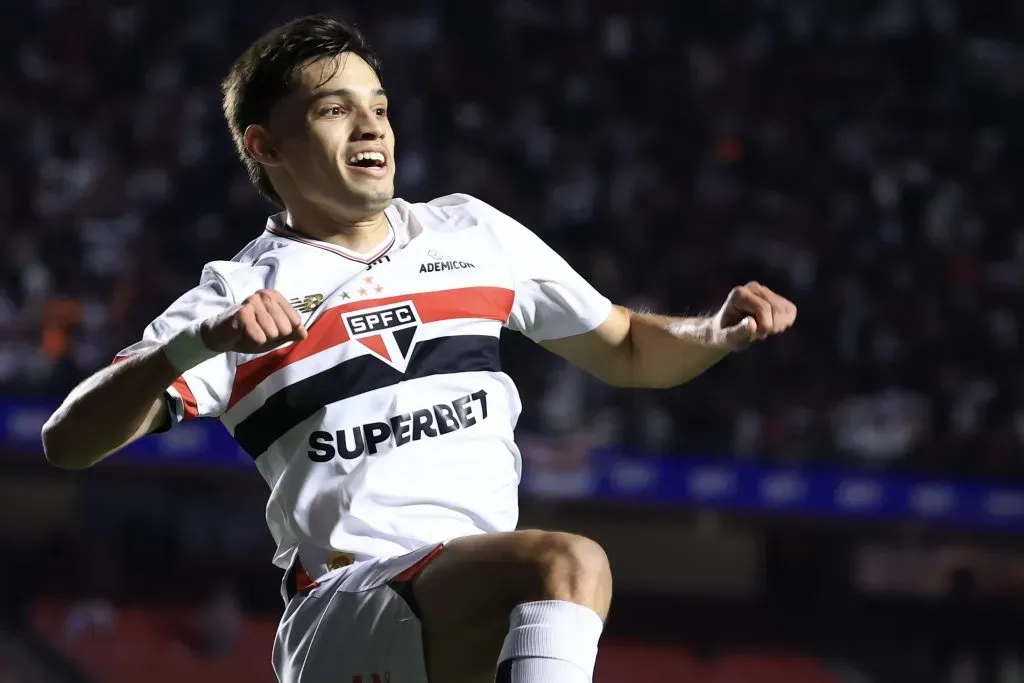 Volante Bobadilla é outro que Muller não quer mais ver vestindo a camisa do SPFC – Foto: Marcello Zambrana/AGIF