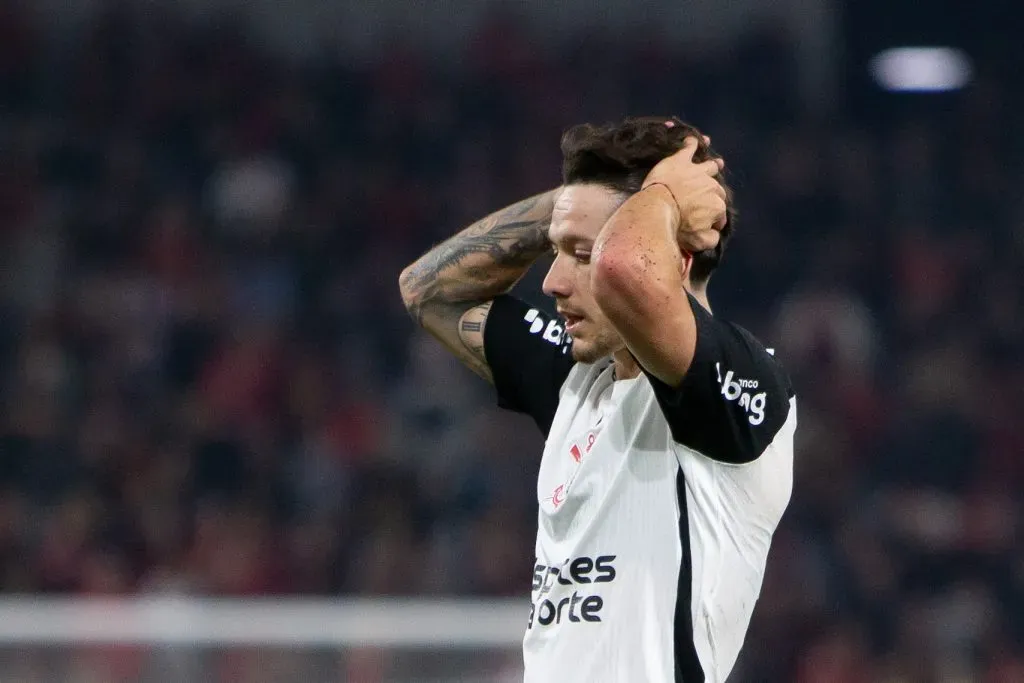 Rodrigo Garro tem problema no joelho - Foto: Giovani Baccin/AGIF.