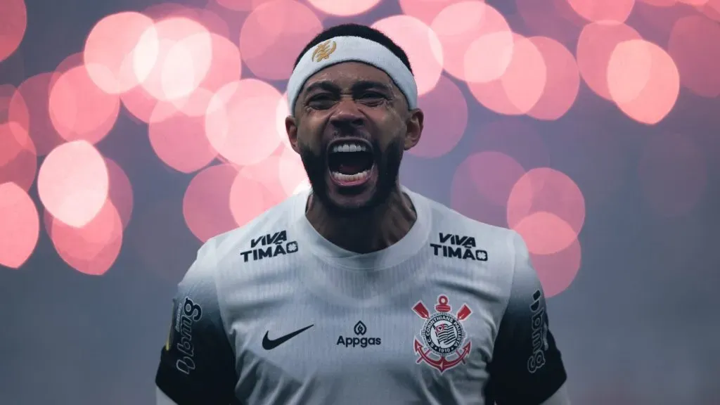 Memphis Depay deve jogar como titular - Foto: Ettore Chiereguini/AGIF.