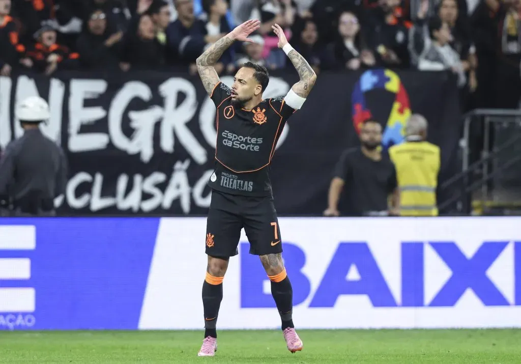Maycon comemorando o gol da vitória. Foto: Alexandre Schneider/Getty Images