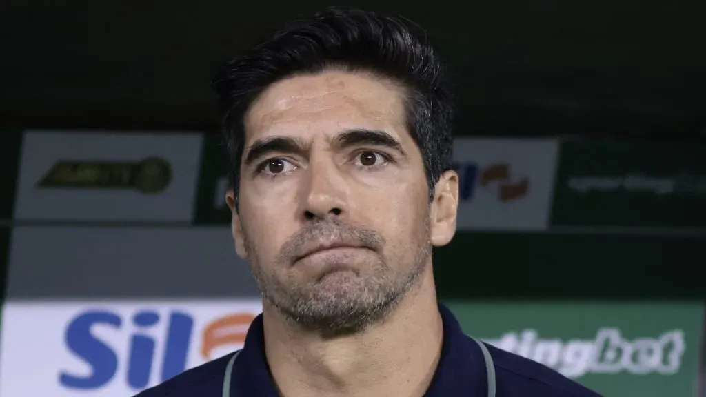 SP – SAO PAULO – 15/10/2025 – BRASILEIRO A 2025, PALMEIRAS X BRAGANTINO – Abel Ferreira tecnico do Palmeiras durante partida contra o Bragantino no estadio Arena Allianz Parque pelo campeonato Brasileiro A 2025. Foto: Marcello Zambrana/AGIF