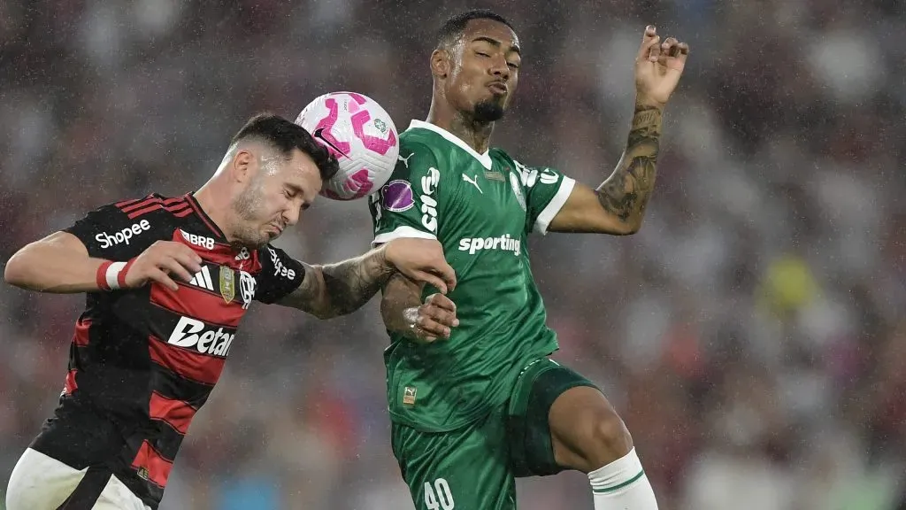 RJ – RIO DE JANEIRO – 19/10/2025 – BRASILEIRO A 2025, FLAMENGO X PALMEIRAS – Saul jogador do Flamengo durante partida contra o Palmeiras no estadio Maracana pelo campeonato Brasileiro A 2025. Foto: Thiago Ribeiro/AGIF