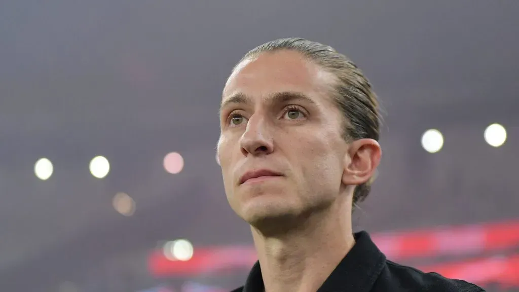 Foto: Thiago Ribeiro/AGIF – Filipe Luís prepara lista de saídas no elenco em dezembro.