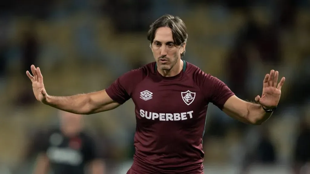 Zubeldía em ação na partida contra o Vasco – Foto: Jorge Rodrigues/AGIF