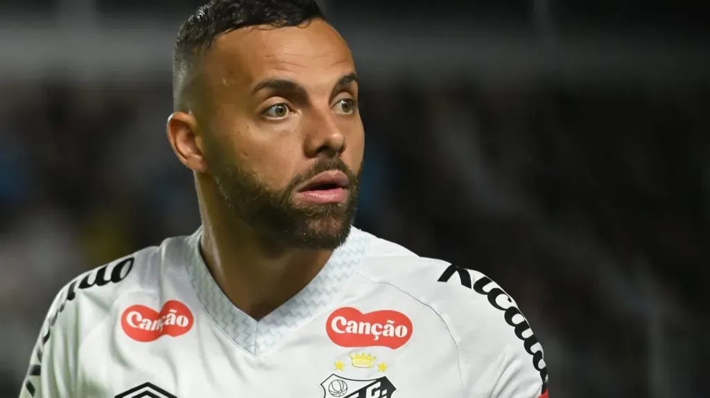 Guilherme durante partida. Foto: Jota Erre/AGIF