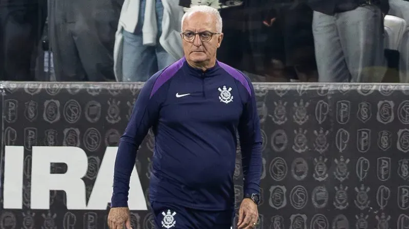 SP – SAO PAULO – 18/10/2025 – BRASILEIRO A 2025, CORINTHIANS X ATLETICO-MG – DORIVAL JUNIOR tecnico do Corinthians durante partida contra o Atletico-MG no estadio Arena Corinthians pelo campeonato Brasileiro A 2025. Foto: Joisel Amaral/AGIF