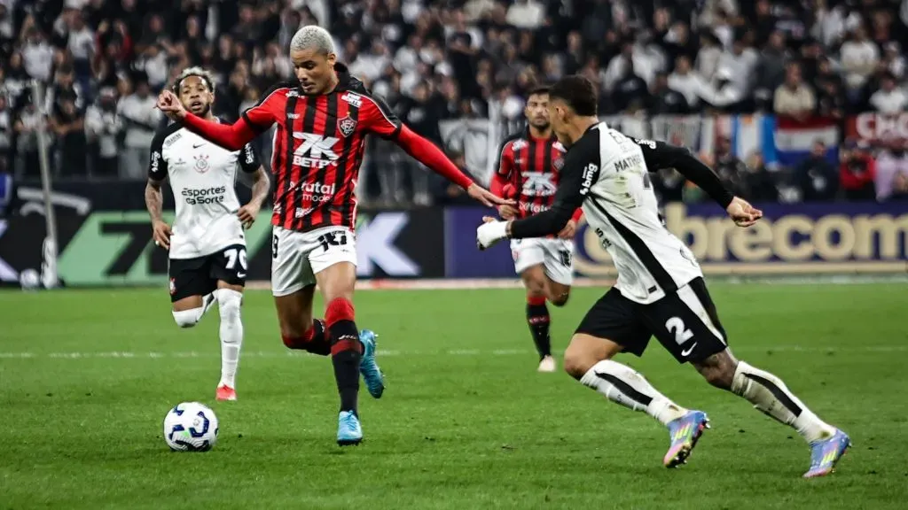 Vitória x Corinthians se enfrentaram no primeiro turno. Foto: Fabio Giannelli/AGIF