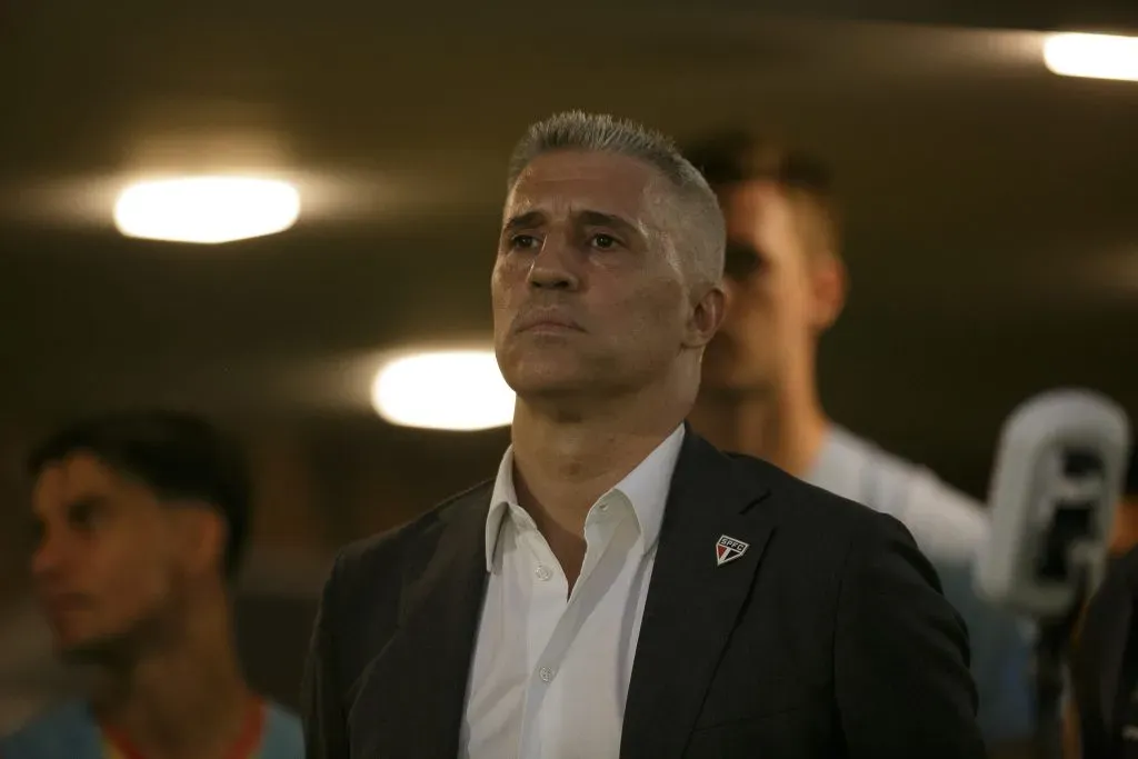 Hermán Crespo tecnico do Sao Paulo durante partida contra o Mirassol no estadio Jose Maria de Campos Maia pelo campeonato Brasileiro A 2025. Foto: Vinicius Silva/AGIF