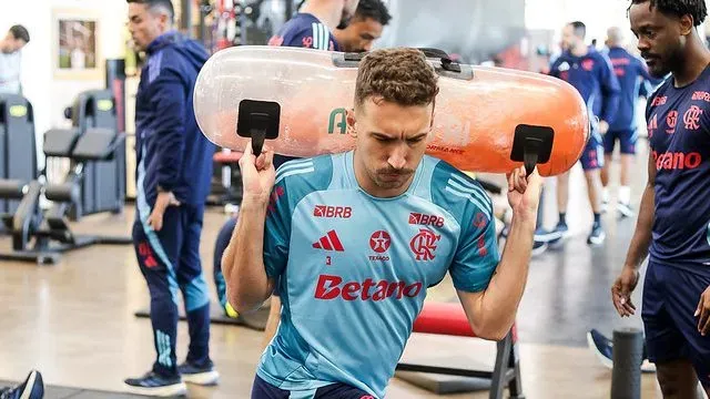 Leo Ortiz treina no Flamengo. Fotos: Gilvan de Souza/Flamengo