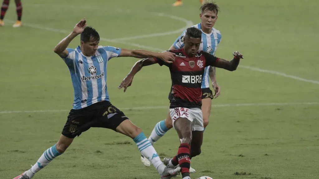 Racing promete trazer dificuldades ao Flamengo - (Photo by Antonio Lacerda - Pool/Getty Images)