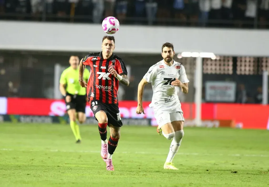 Santos perdeu para o Vitória na última rodada do Brasileirão. Foto: Mauricio De Souza/AGIF