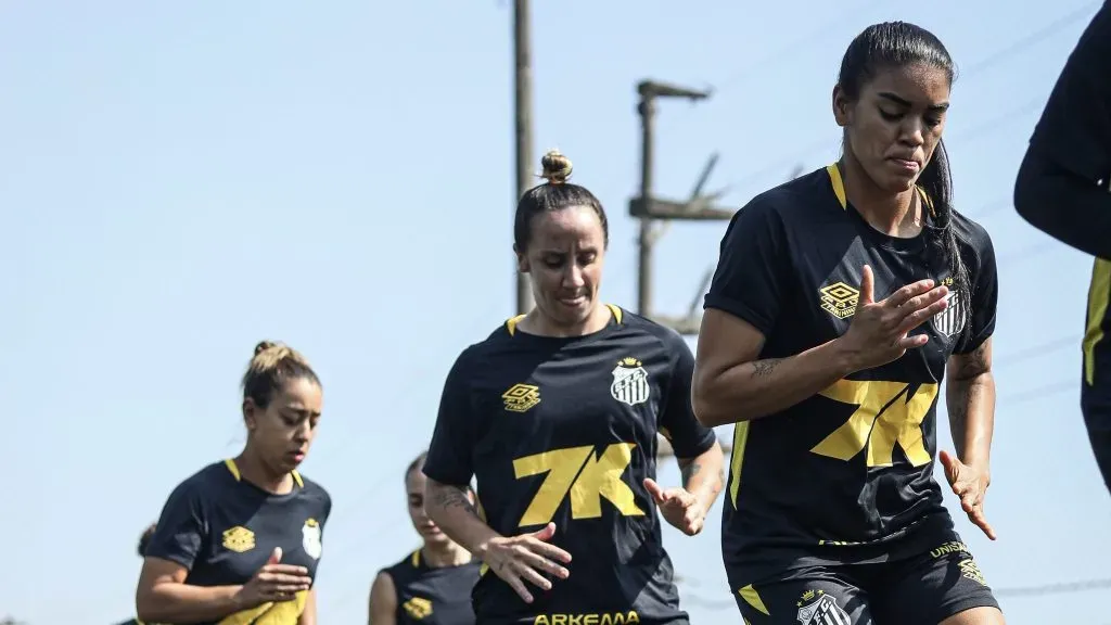 Jogadoras do Santos em treinamento