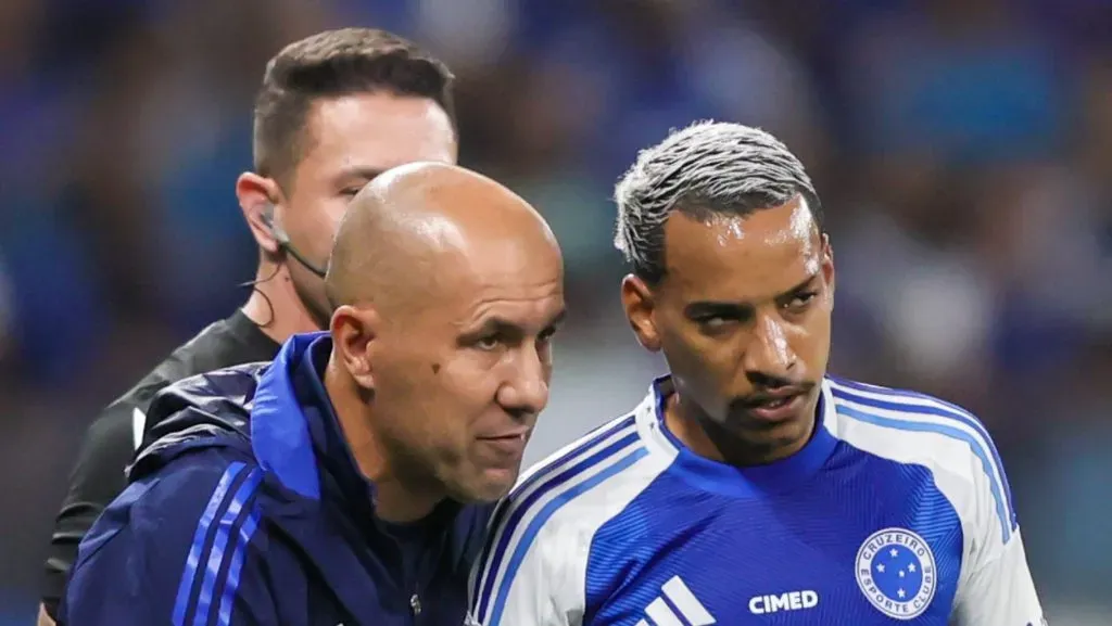 Matheus Pereira e Leonardo Jardim - Foto: Gilson Lobo/AGIF.