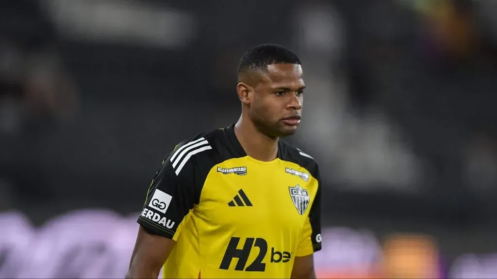 RJ – RIO DE JANEIRO – 20/09/2025 – BRASILEIRO A 2025, BOTAFOGO X ATLETICO-MG -Junior Santos jogador do Atletico-MG durante aquecimento antes da partida contra o Botafogo no estadio Engenhao pelo campeonato Brasileiro A 2025. Foto: Thiago Ribeiro/AGIF