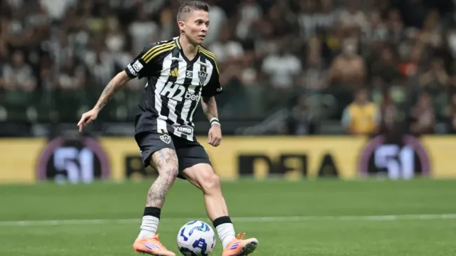 Bernard durante partida do Atlético-MG na Arena MRV – Foto: Gilson Lobo/AGIF