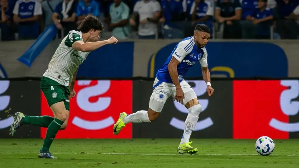 Wanderson jogador do Cruzeiro durante partida contra o Palmeiras no estadio Mineirao pelo campeonato Brasileiro A 2025. Foto: Fernando Moreno/AGIF