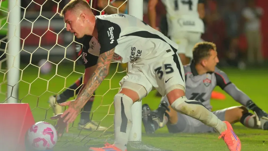 Charles. Foto: Walmir Cirne/AGIF