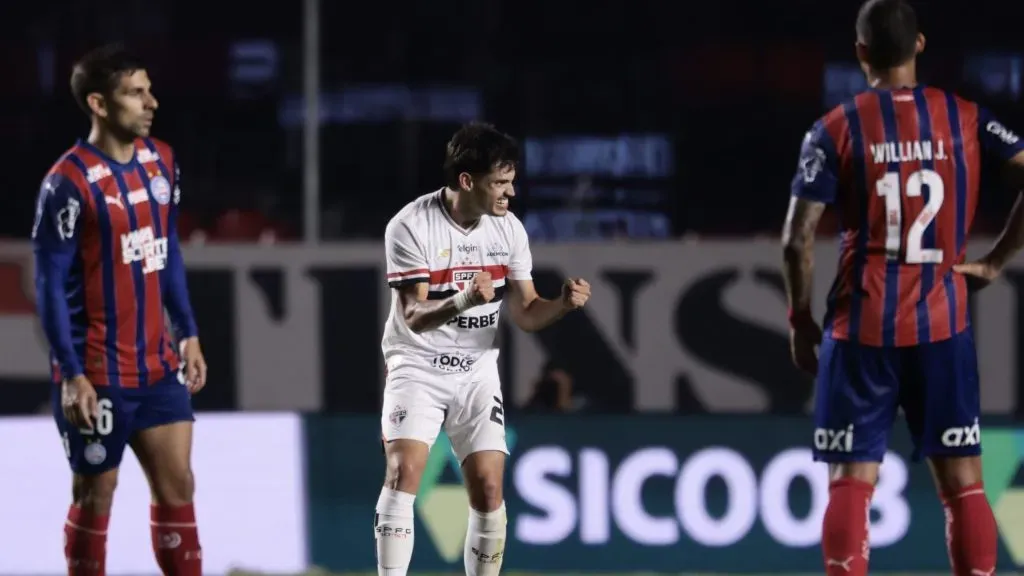 Bobadilla jogador do Sao Paulo comemora seu gol durante partida contra o Bahia no estadio Morumbi pelo campeonato Brasileiro A 2025. Foto: Marcello Zambrana/AGIF