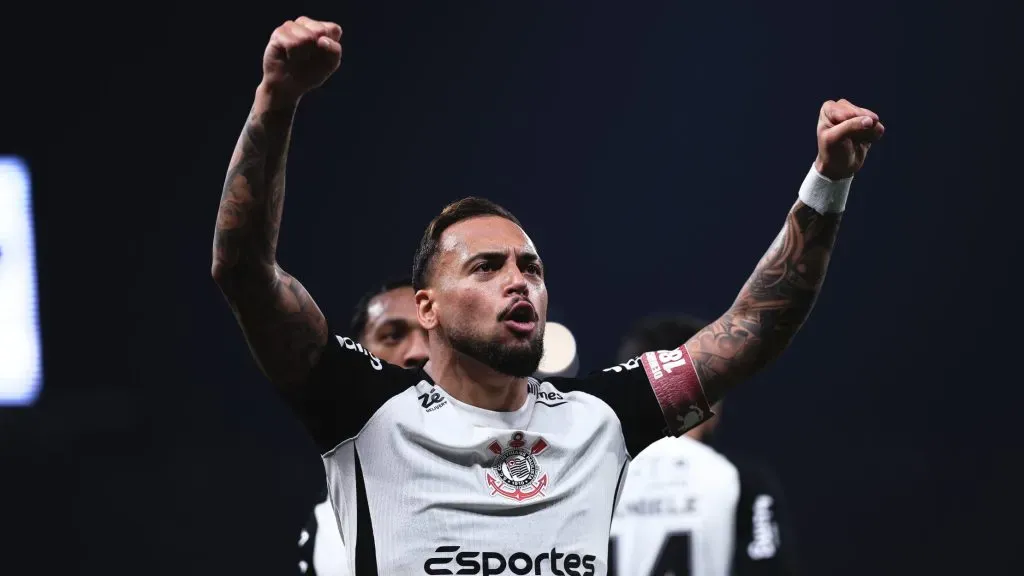 Maycon comemorando gol pelo Corinthians. Foto: Ettore Chiereguini/AGIF