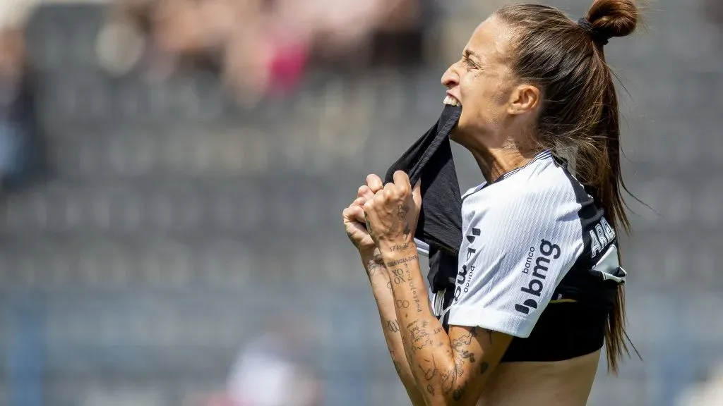 Ariel Godoi jogadora do Corinthians em campo