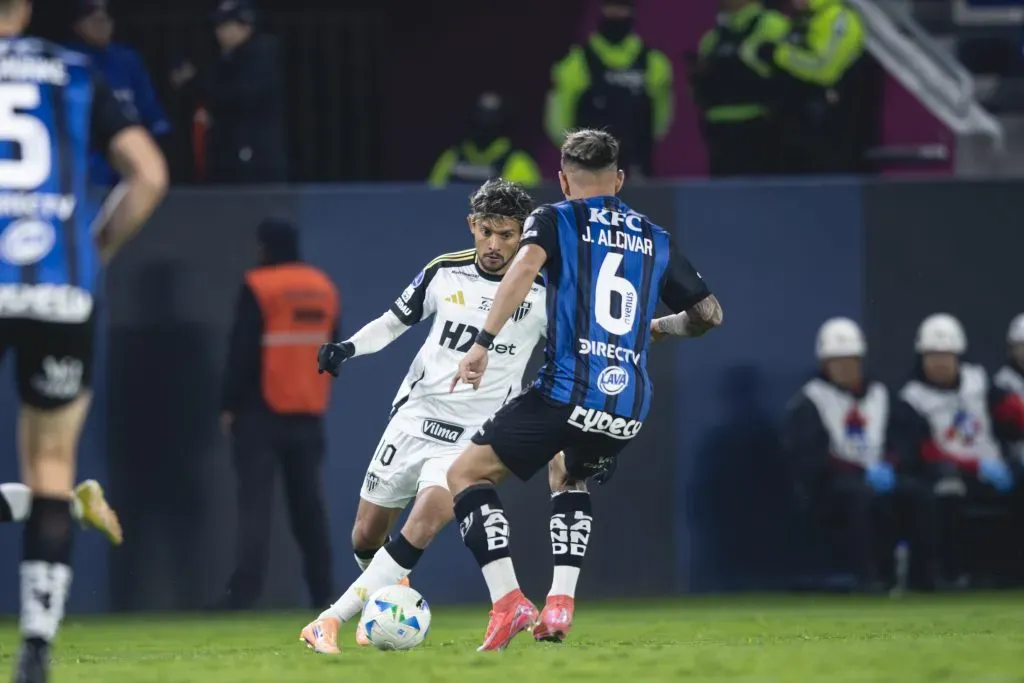 Scarpa em lance de Del Valle x Atlético-MG na Sul-Americana – Foto: Pedro Souza / Atlético