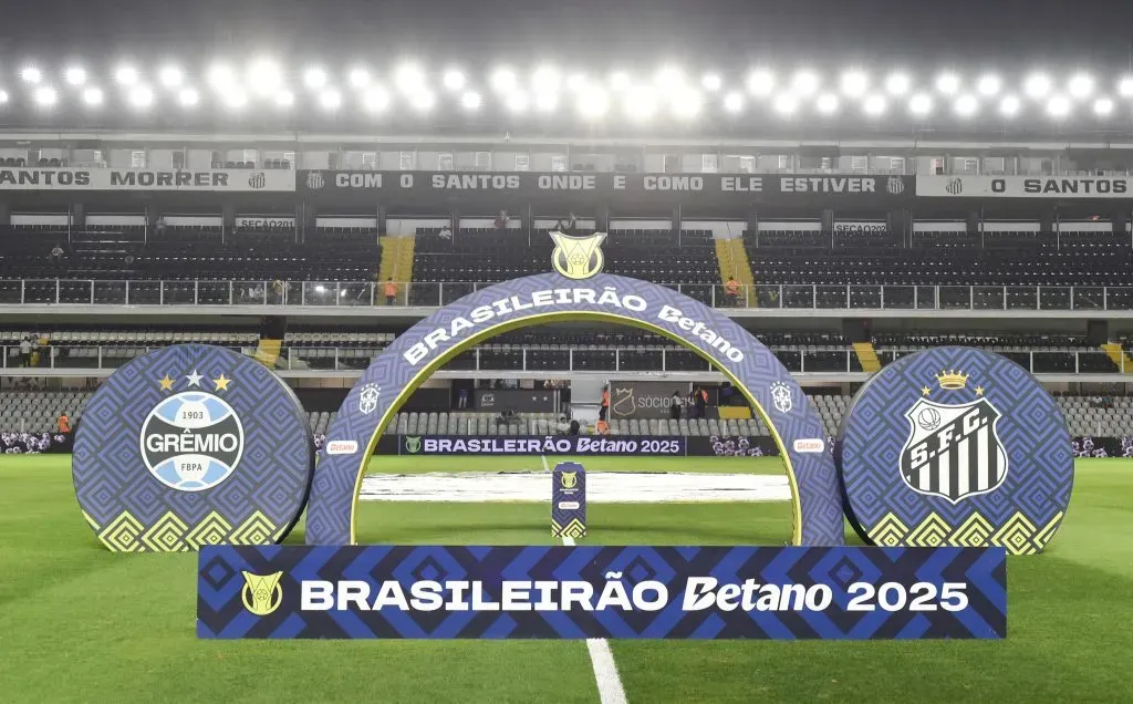 Vila Belmiro, em Santos, será a casa do São Paulo até o fim da temporada – Foto: Jota Erre/AGIF