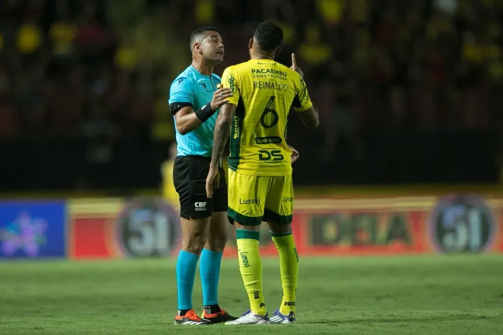 Reinaldo jogador do Mirassol durante a partida contra o Sport na Ilha do Retiro – Foto: Marlon Costa/AGIF