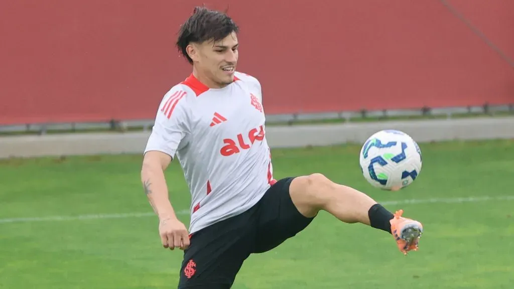 Bernabei, lateral do Internacional