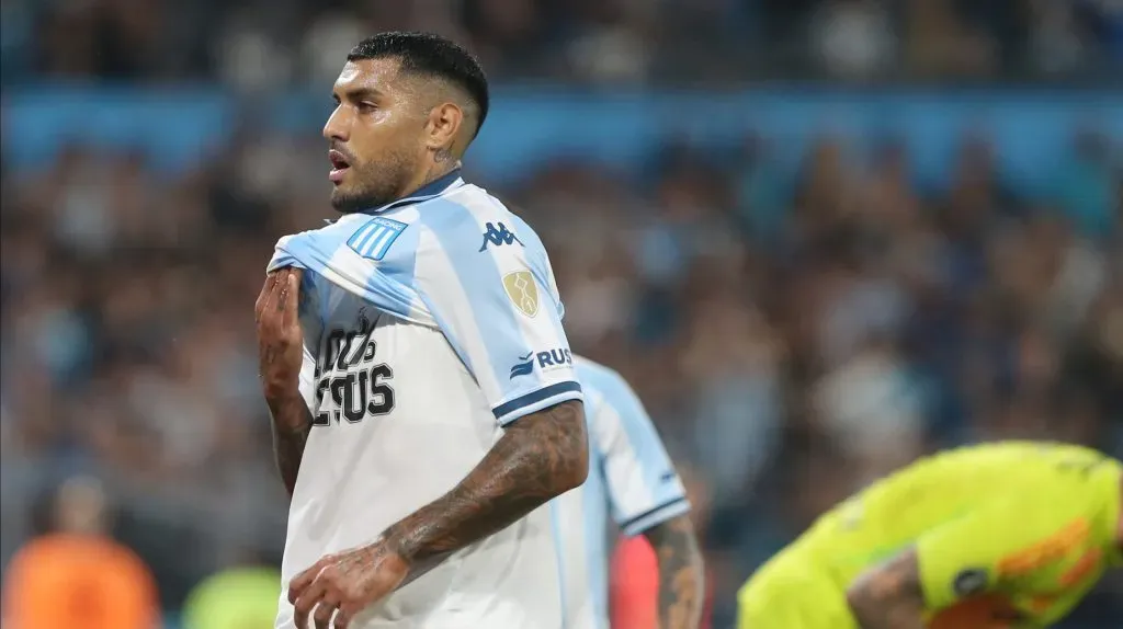 Foto: Daniel Jayo/Getty Images – Balboa (camisa 77) vai ser escalado ao lado de Martínez para explorar jogo aéreo contra o CRF.