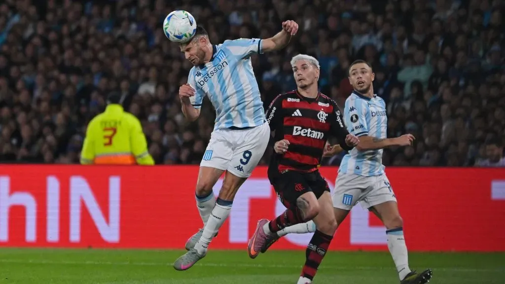 Adrián Martínez desperdiçou chances contra o Flamengo. Foto: Marcelo Endelli/Getty Images